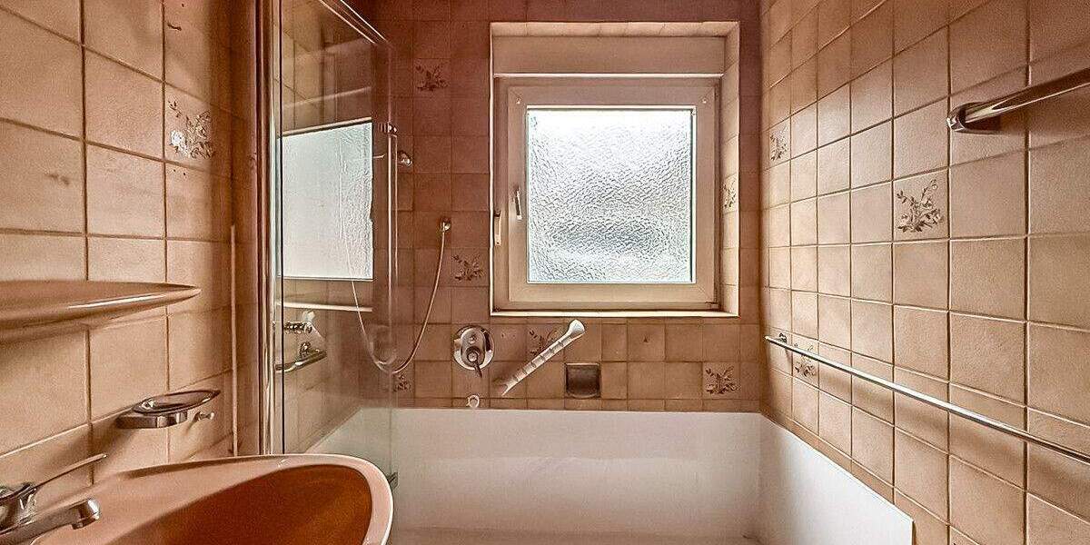 Mehrfamilienhaus, Wohnhaus Ebringen - 8 Zimmer, 212 m&sup2;, 699.000&euro; | Angebot:25774751