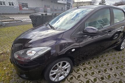 Mazda 2 85.000 km 3.900 &euro; freiburg 79115