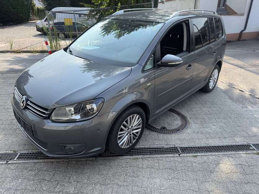 VW Touran 148.000 km 12.900 € Bad Krozingen 79189