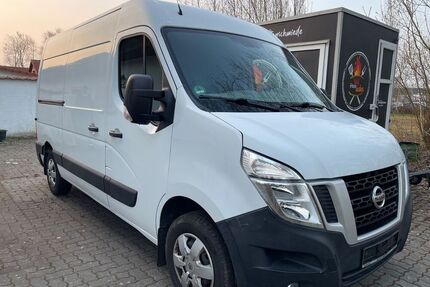 Nissan NV400