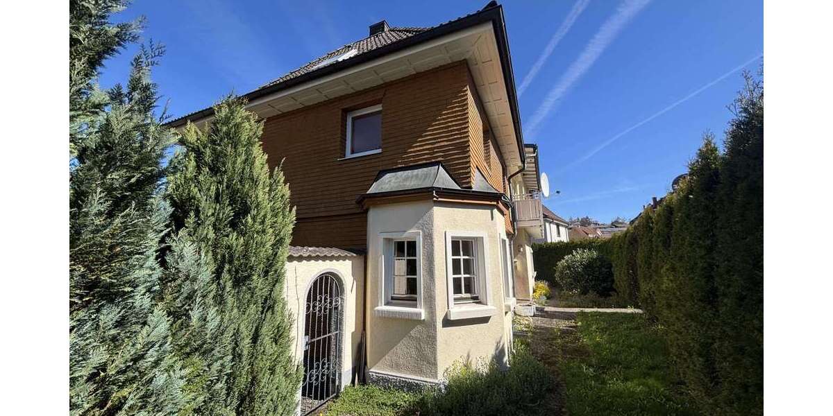 Einfamilienhaus Titisee-Neustadt Neustadt - 7 Zimmer, 178 m&sup2;, 320.000&euro; | Angebot:26670572