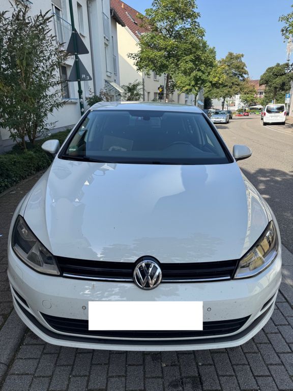 VW Golf 193.395 km 7.900 € Freiburg 79104