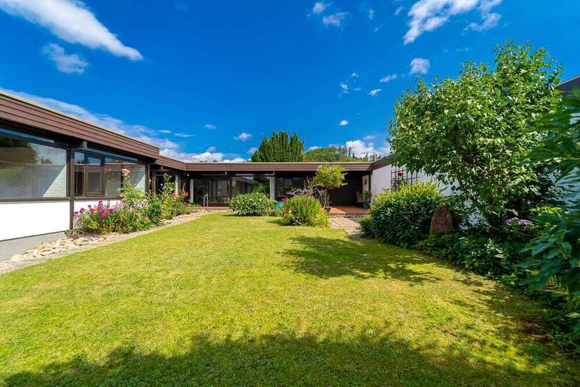 Haus zum Kaufen in Stegen 895.000 € 317.3 m²