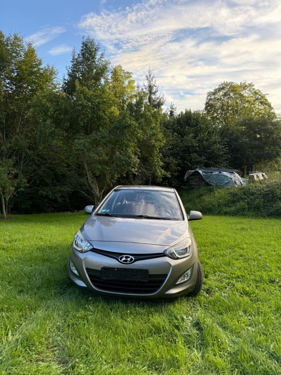 Hyundai i20 107.344 km 5.500 € Tunau 79677