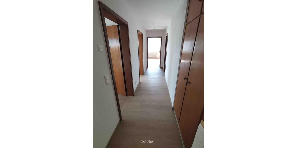 Etagenwohnung Emmendingen - 6 Zimmer, 134 m&sup2;, 1.570&euro; | Angebot:24506797