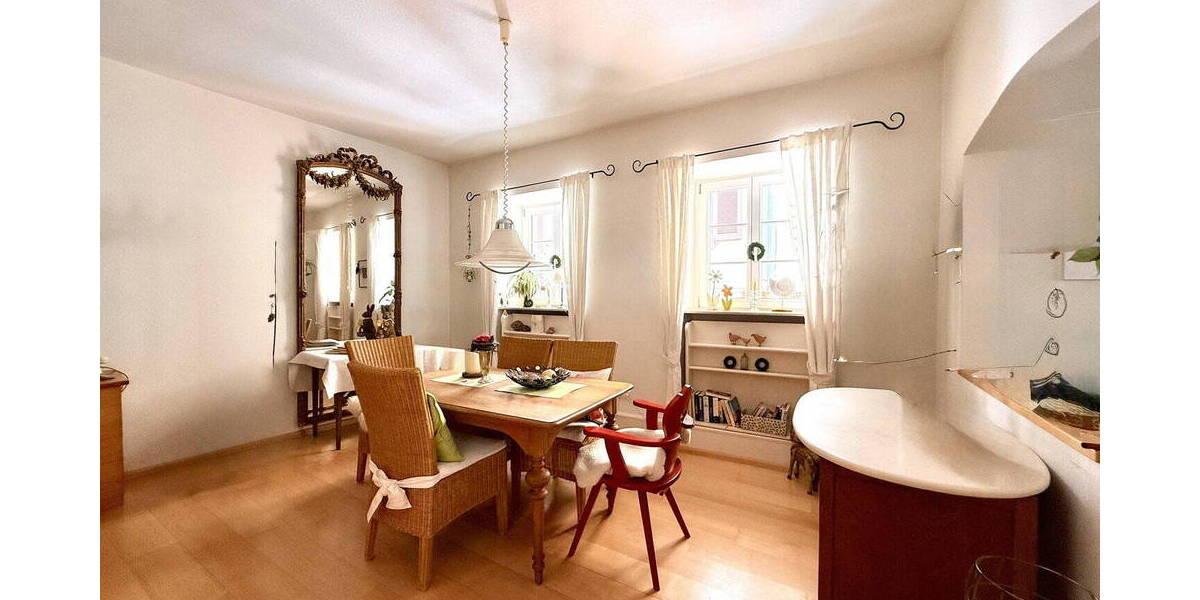 Etagenwohnung Staufen im Breisgau Staufen - 4 Zimmer, 121 m&sup2;, 1.600&euro; | Angebot:25909513