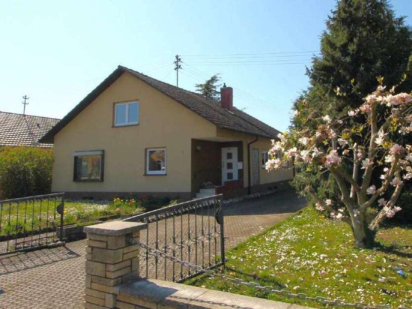 Haus zum Kaufen in Neuenburg am Rhein 565.000 € 153.41 m²