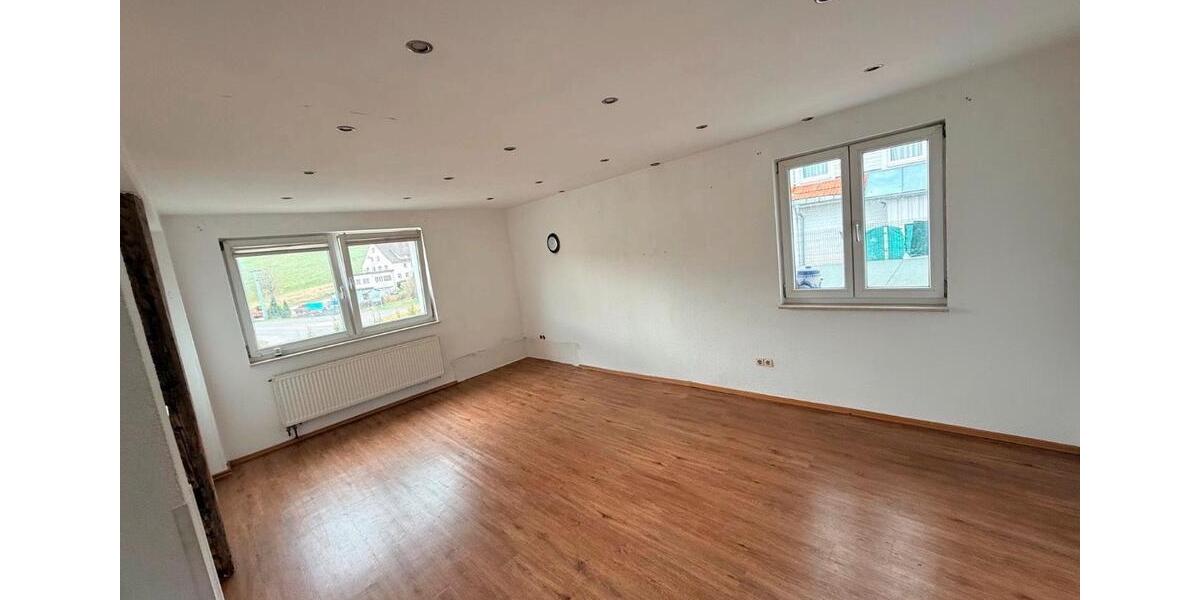 Einfamilienhaus Furtwangen im Schwarzwald - 5 Zimmer, 180 m&sup2;, 300.000&euro; | Angebot:27244512
