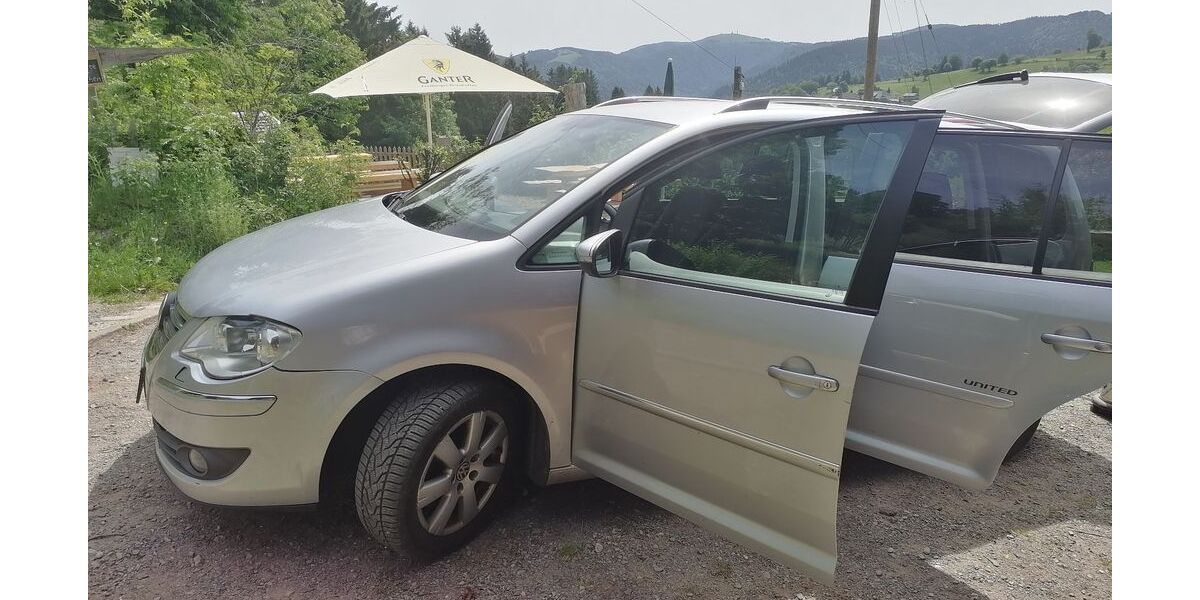 VW Touran 236.000 km 3.500 &euro; Freiburg 79100