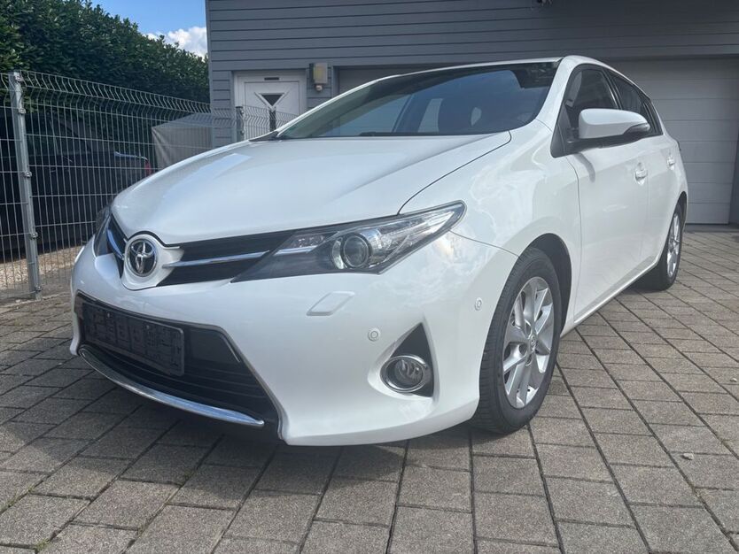 Toyota Auris 138.000 km 9.600 € Staufen Im Breisgau 79219