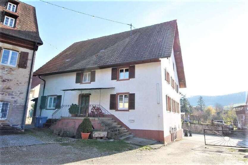 Haus zum Kaufen in Schliengen 360.000 € 216 m²