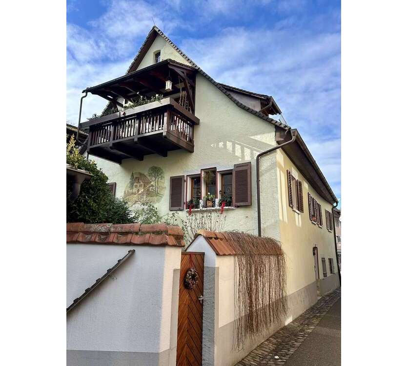 Haus zum Kaufen in Staufen im Breisgau 1.100.000 € 326 m²