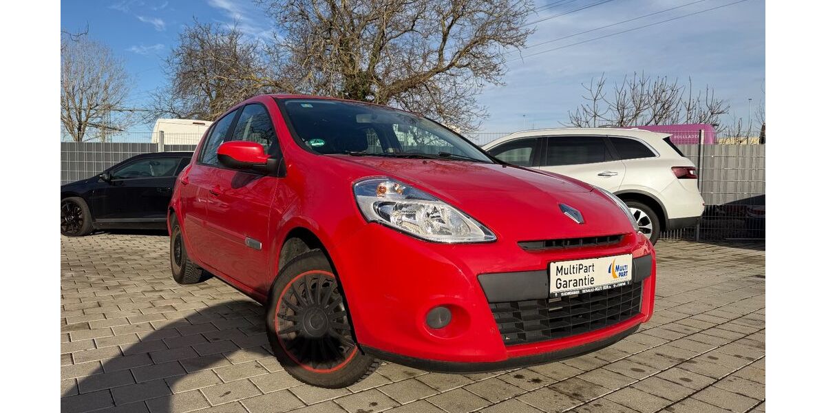 Renault Clio 81.000 km 3.950 &euro; Freiburg im Breisgau 79115