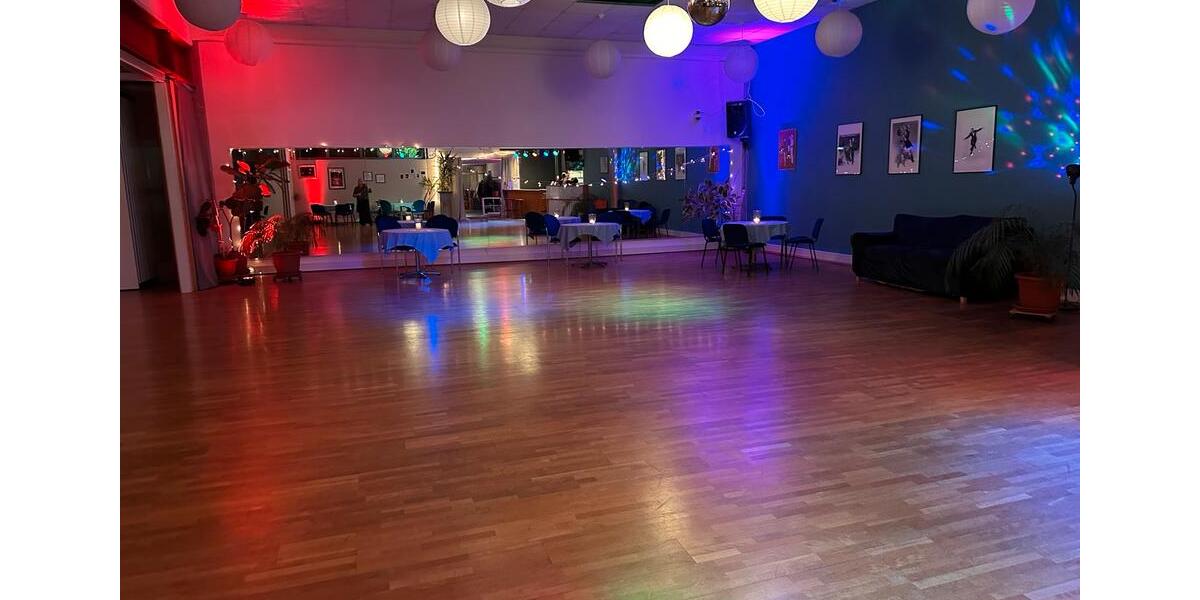 Etagenwohnung Freiburg im Breisgau Betzenhausen - 4 Zimmer, 300 m&sup2;, 30&euro; | Angebot:24662338