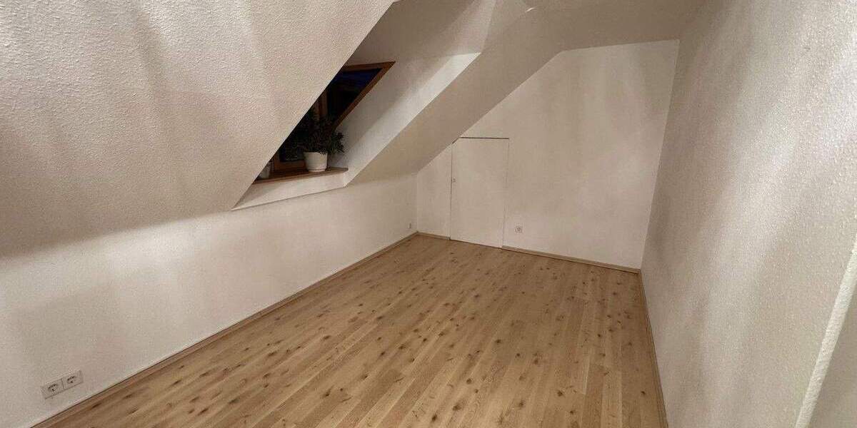 Einfamilienhaus Teningen Nimburg - 7 Zimmer, 220 m&sup2;, 2.500&euro; | Angebot:25177163