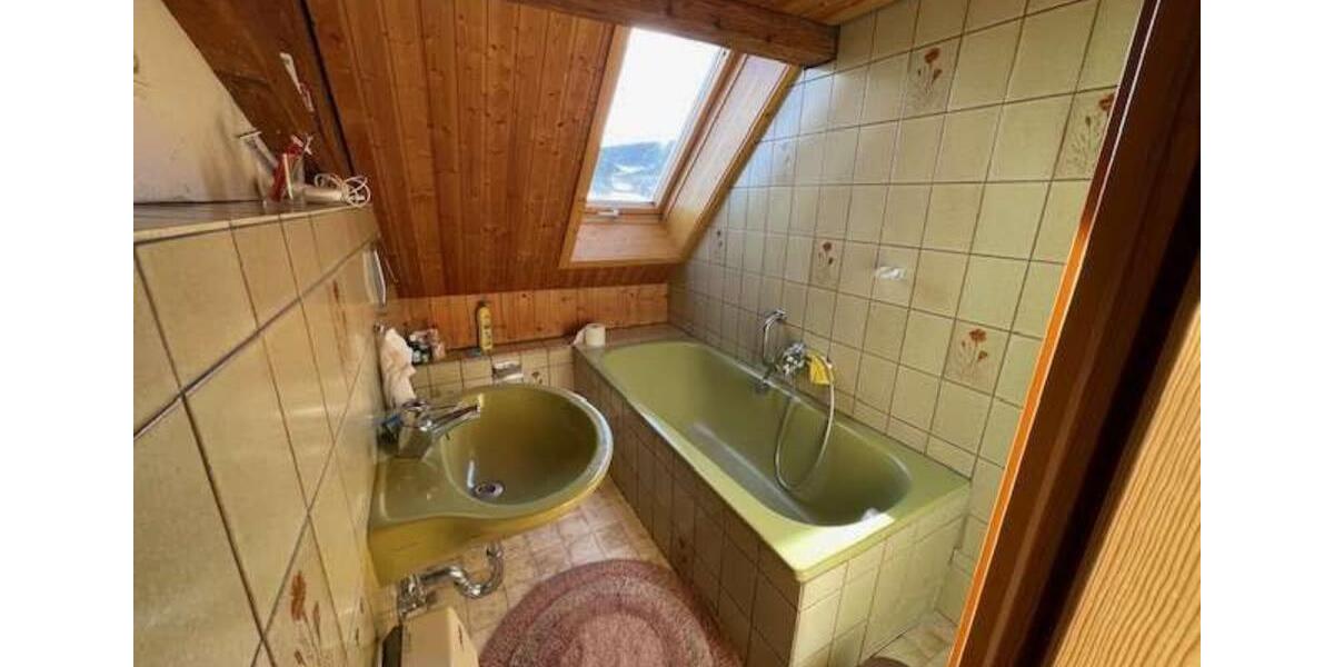 Mehrfamilienhaus, Wohnhaus Lenzkirch - 10 Zimmer, 220 m&sup2;, 390.000&euro; | Angebot:25544786