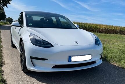 Tesla Model 3 51.000 km 31.300 € Freiburg 79106