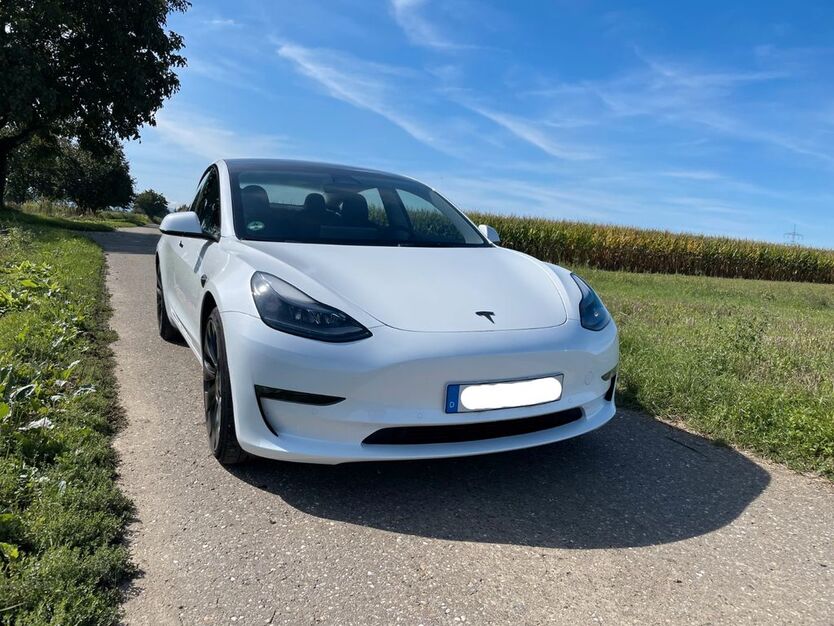 Tesla Model 3 51.000 km 31.300 € Freiburg 79106