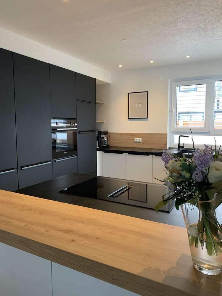 Haus zum Kaufen in Rheinhausen 850.000 € 233 m²