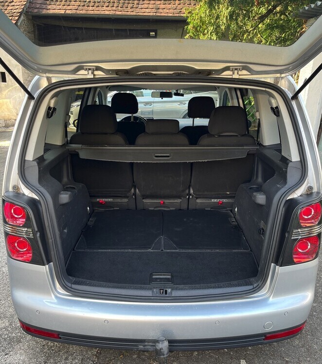 VW Touran 302.000 km 3.999 € Gottenheim 79288