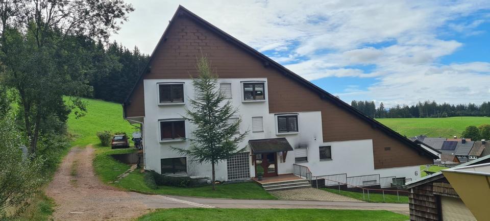 Gemütliche 1-Zimmer-Wohnung mit Balkon, Aussicht & Stellplatz zimmer