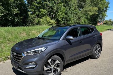 Hyundai TUCSON 70.000 km 17.800 € Freiburg 79110