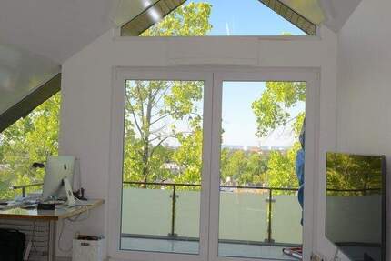 Aussicht, Natur und Design: exquisite 3-Zimmer Dachgeschosswohnung in Freiburg St. Georgen 3 zimmer