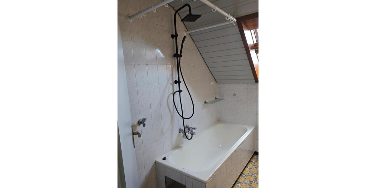 DG-3-Zi.-Altbauwohnung, nah am Grünen 3 zimmer