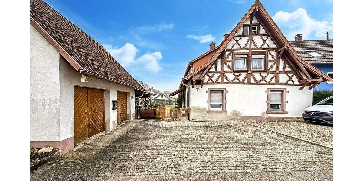 Mehrfamilienhaus, Wohnhaus Ebringen - 8 Zimmer, 212 m&sup2;, 699.000&euro; | Angebot:25774751