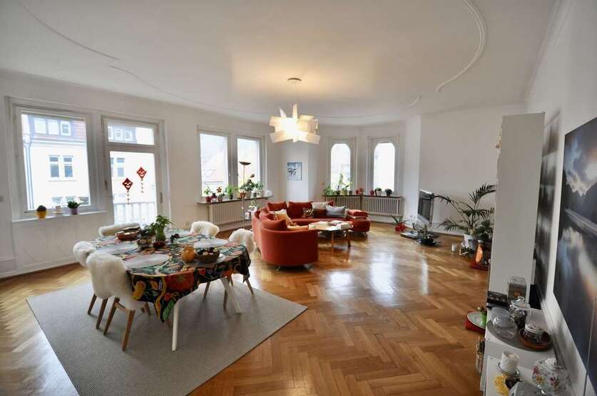 Wohnung zum Mieten in Freiburg im Breisgau 2.950 € 220 m²