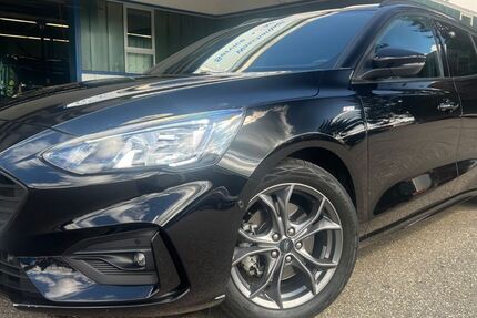 Ford Focus 32.250 km 22.500 € Titisee Neustadt 79822