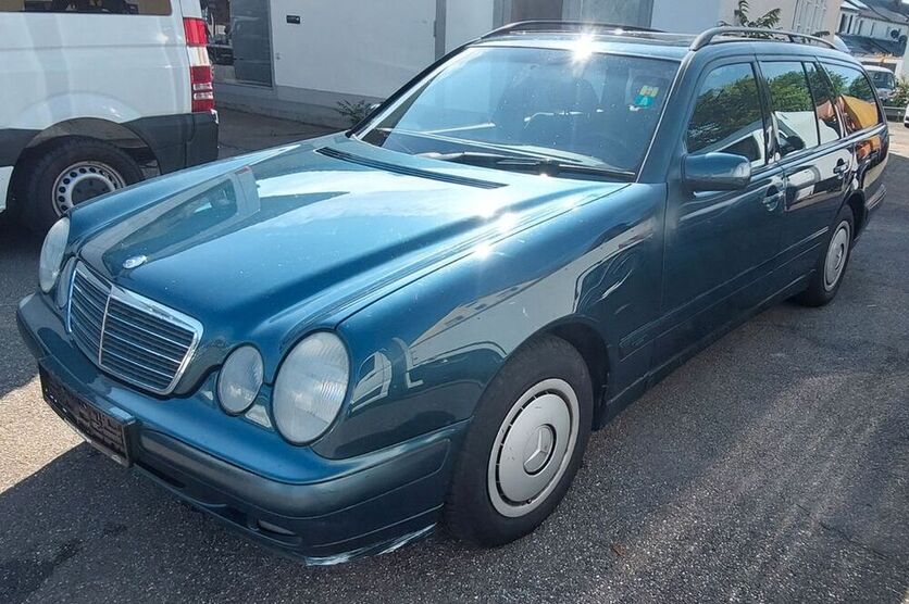 E 220