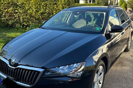 Skoda Superb 61.000 km 26.900 € March 79232