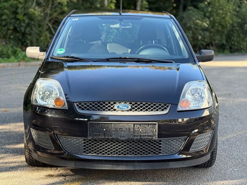 Ford Fiesta 129.000 km 2.700 € Freiburg 79108