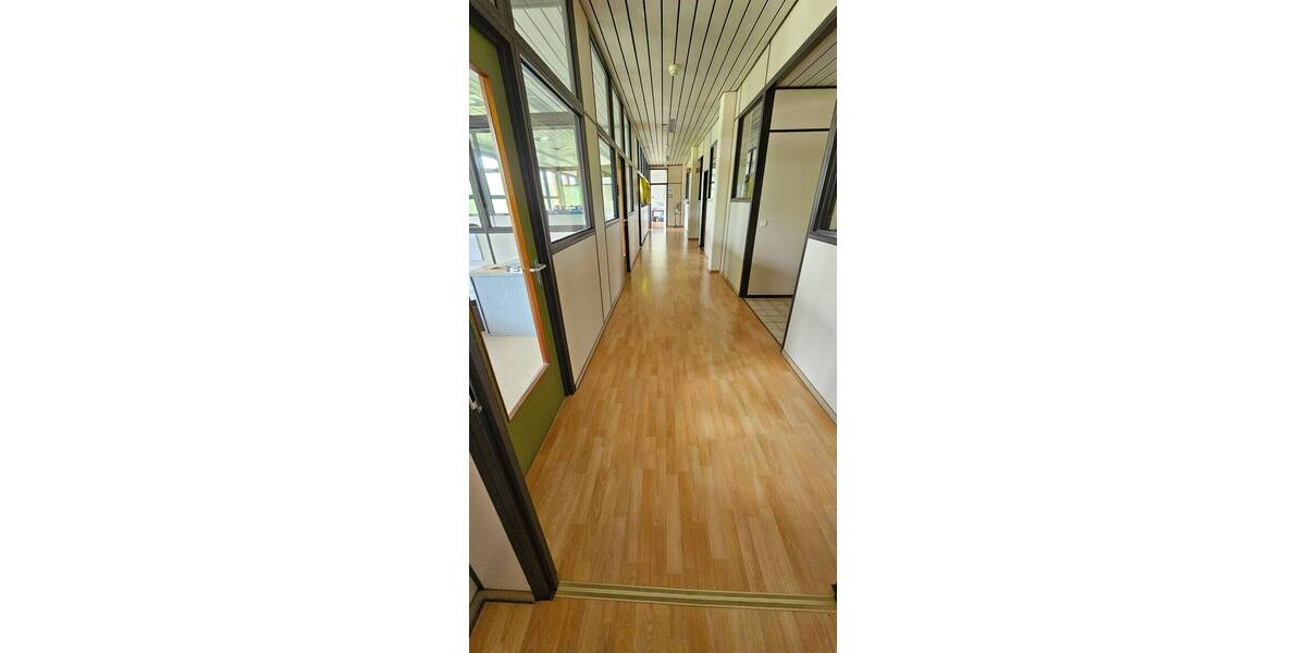 Gewerbeobjekt Freiburg im Breisgau St. Georgen - 1 Zimmer, 736 m&sup2;, 6.350&euro; | Angebot:23980762