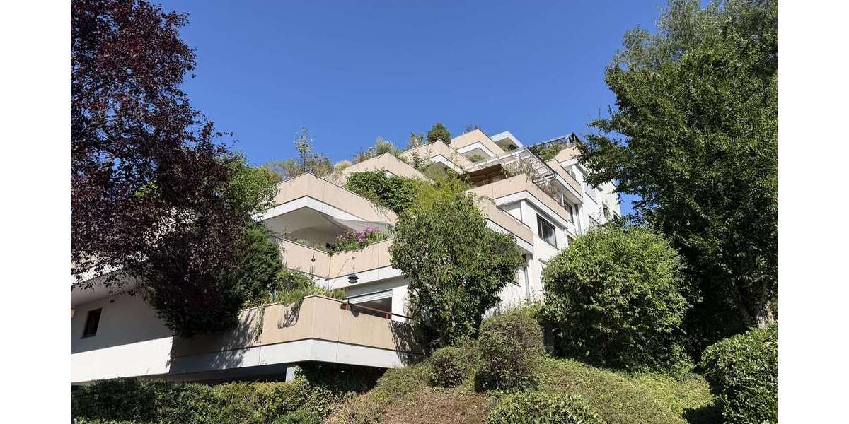 Etagenwohnung Freiburg Wiehre - 4 Zimmer, 179 m&sup2;, 320.000&euro; | Angebot:27258666