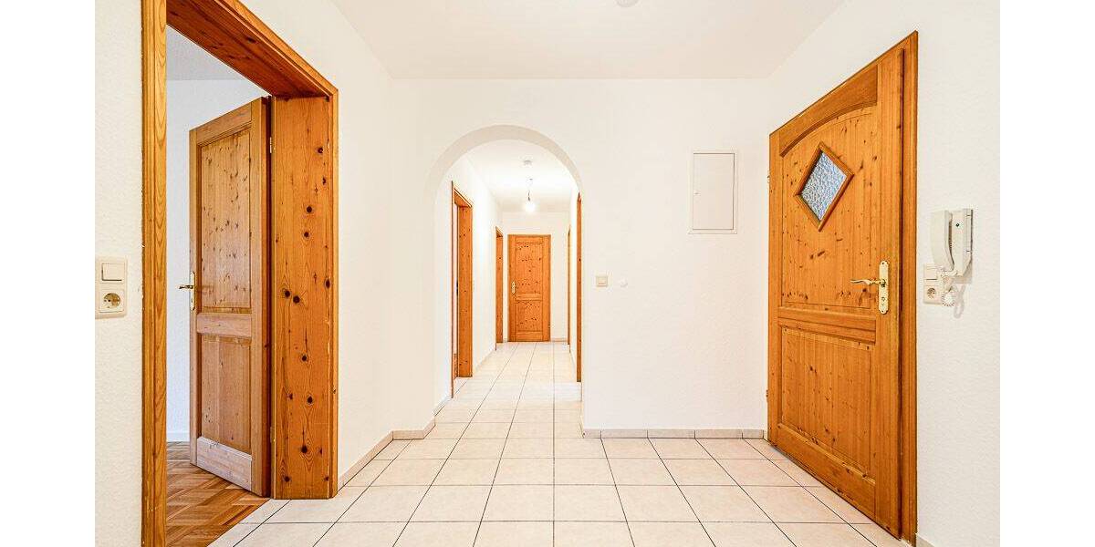 Etagenwohnung Sulzburg - 4 Zimmer, 102 m&sup2;, 245.000&euro; | Angebot:25678423
