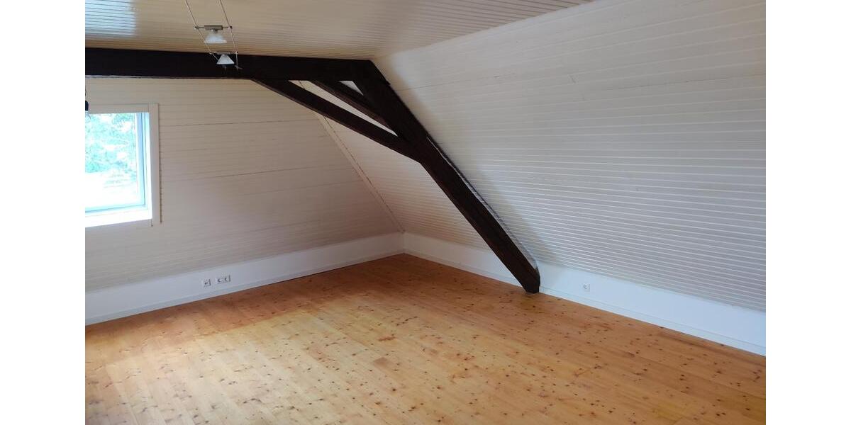Einfamilienhaus Riegel am Kaiserstuhl - 4.5 Zimmer, 150 m&sup2;, 1.600&euro; | Angebot:26592161