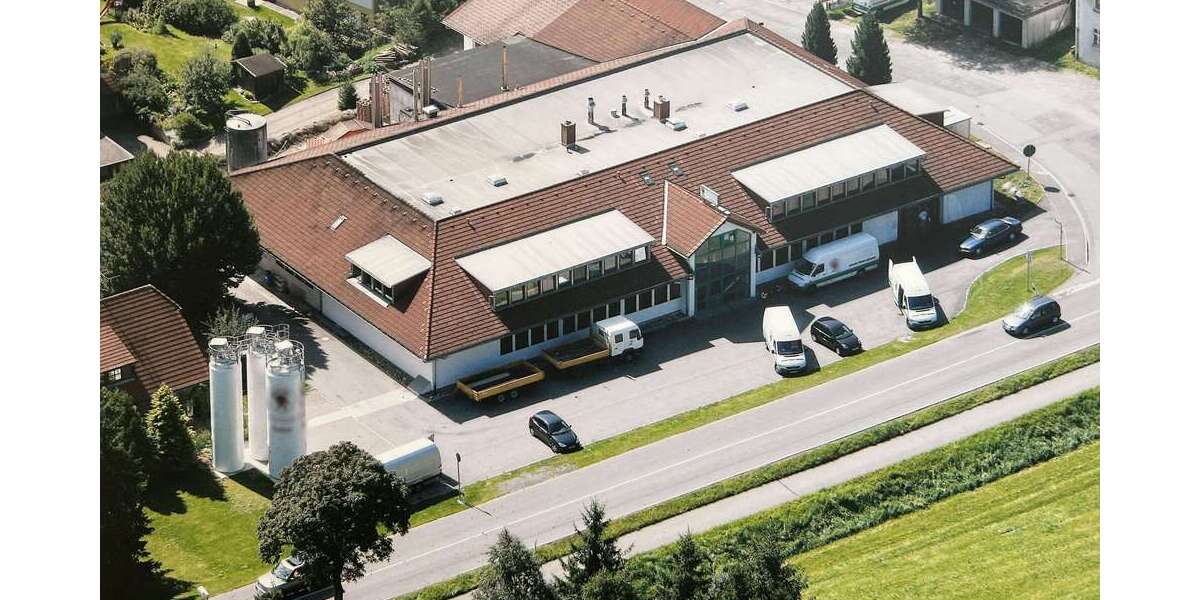 Halle in Titisee-Neustadt 1.100.000 € 2563 m² zimmer