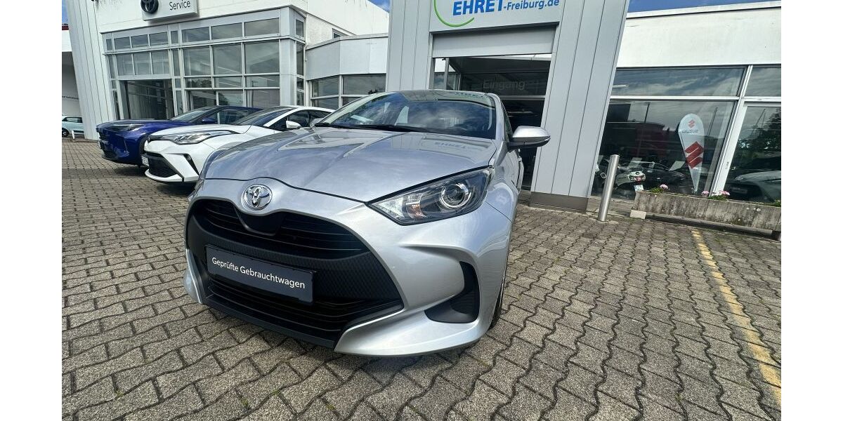Toyota Yaris 13.592 km 16.490 &euro; Freiburg 79111
