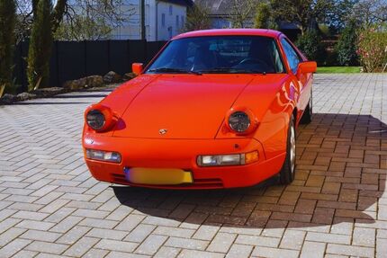 Porsche 928