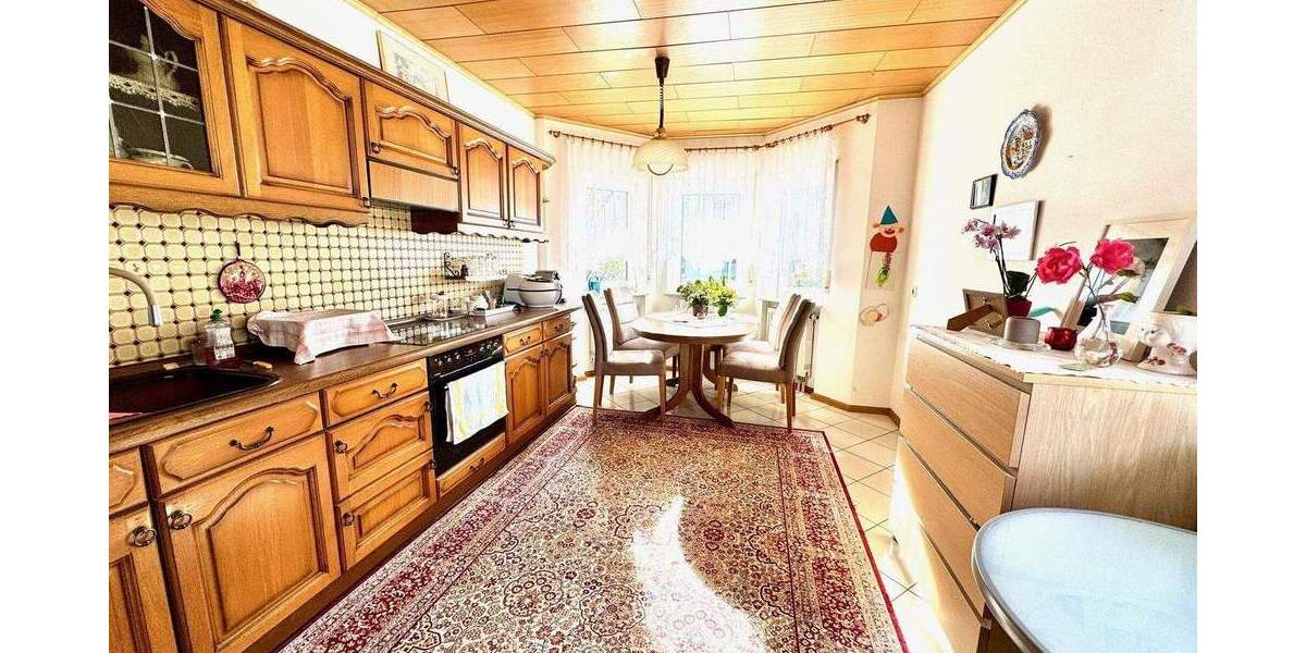 Doppelhaushälfte Ebringen - 8 Zimmer, 220 m&sup2;, 899.000&euro; | Angebot:25823328