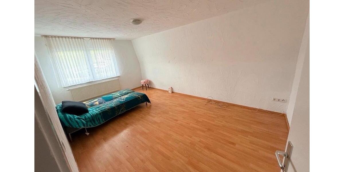Einfamilienhaus Furtwangen im Schwarzwald - 5 Zimmer, 180 m&sup2;, 300.000&euro; | Angebot:27244512