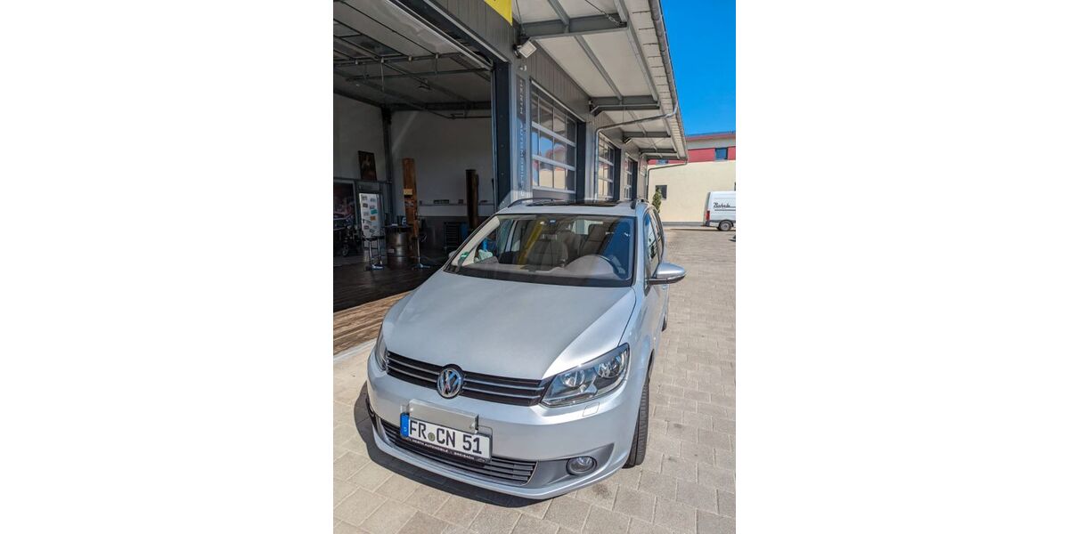 VW Touran 180.000 km 7.499 &euro; Breisach am Rhein 79206