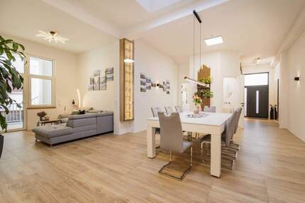 Haus Elzach - 8 Zimmer, 180 m&sup2;, 817.000&euro; | Angebot:25776303