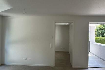 Erstbezug - 2-Zimmer-Wohnung mit Einbauküche, Balkon und PKW-Stellplatz