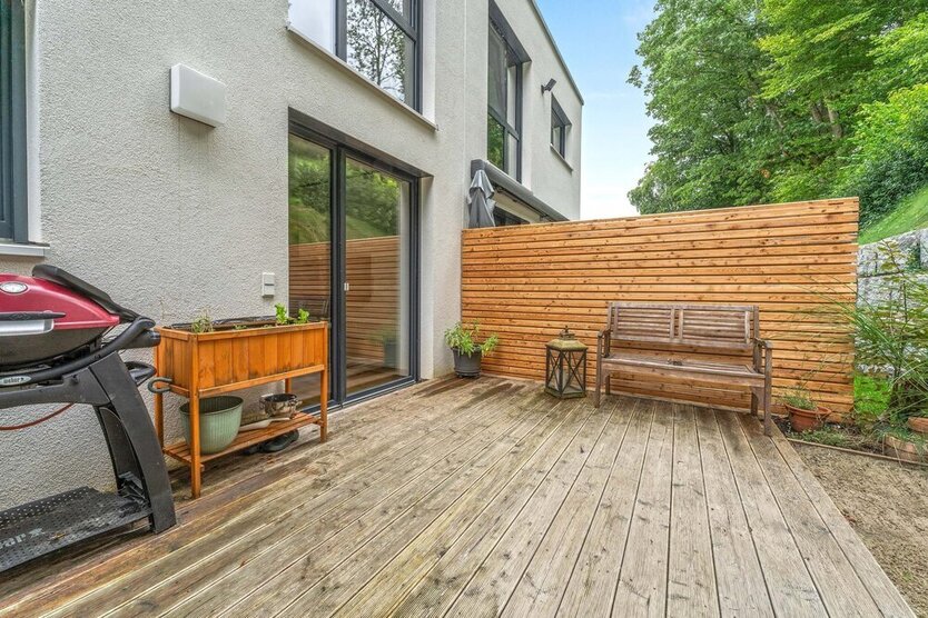 Modernes Wohnen in toller Lage - Reihenmittelhaus mit Gartenterrasse und Doppelgarage in 79183 Waldkirch
