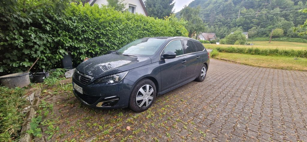 Peugeot 308 176.000 km 9.700 € Münstertal 79244