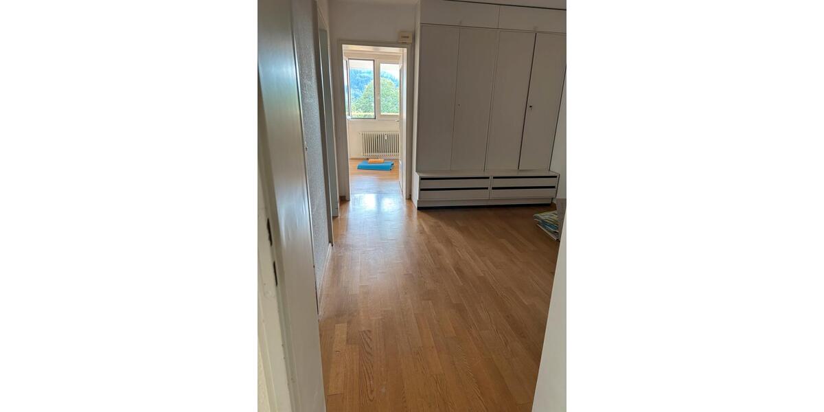 Etagenwohnung Staufen im Breisgau - 2.5 Zimmer, 68 m&sup2;, 250.000&euro; | Angebot:27195197