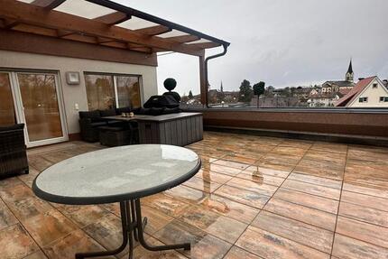 Wohnung Müllheim - 4 Zimmer, 136 m&sup2;, 1.800&euro; | Angebot:27611792